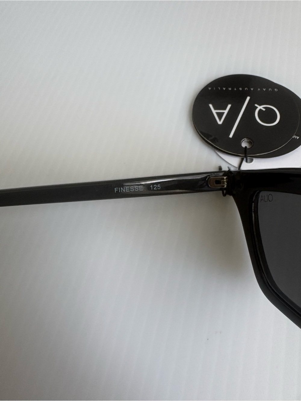 Quay Australia Alissa Violet Black cat eye Sunglasses NWT - Picture 6 of 8
